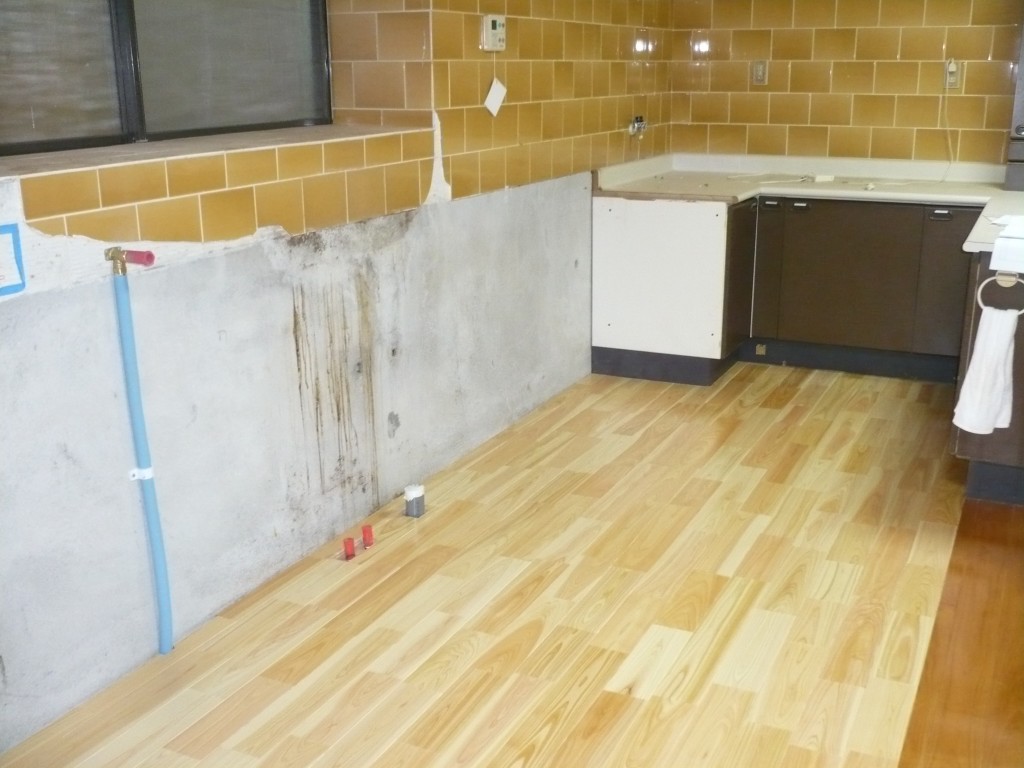 ②-2施工中　床の貼り替え工事
